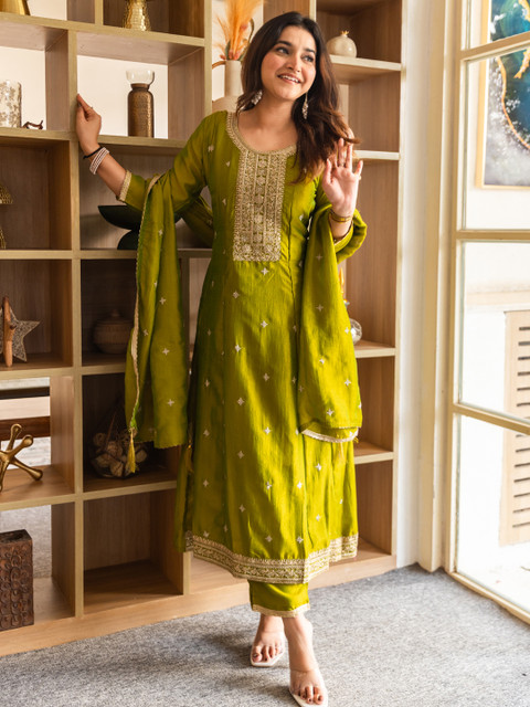 VredeVogel Floral Embroidered Sequinned Anarkali Kurta with Trousers & Dupatta