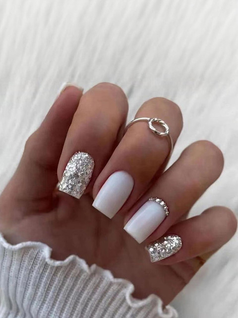 STYFY Set Of 24 Stick On Artificial Nails With Nail Buffer & Manicure Stick - Snowie