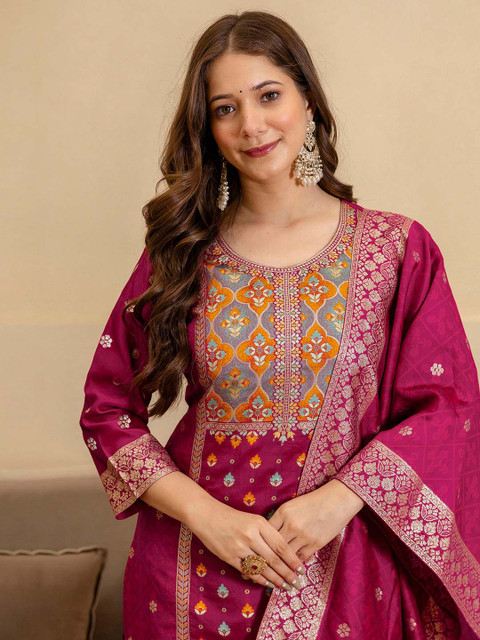 SKYLEE Women Woven Design Kurta with Trousers & Dupatta