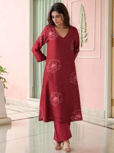 Aaghnya Women Viscose Rayon Kurta & Trousers