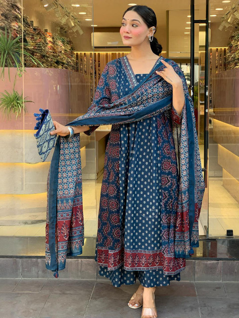 Aaghnya Women Viscose Rayon Kurta & Palazzos With Dupatta