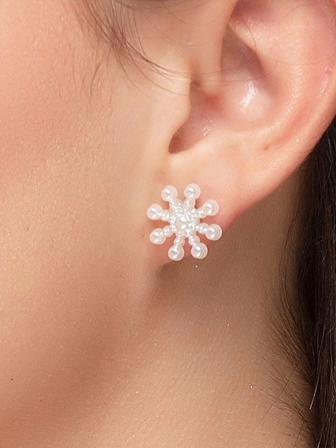 Bohey by KARATCART Set Of 12 Silver-Plated Artificial Beaded Floral Shaped Studs - Image 6