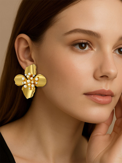 Bohey by KARATCART Gold-Plated Artificial Stone & Pealrs Studded Floral Studs - Image 4