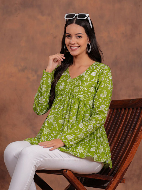 SHIONS Women Floral Printed Pleated Detail Empire Cotton Top