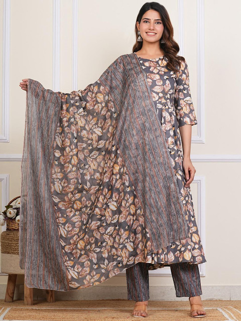 PRIYAGANI GARMENTS Women Grey Pure Cotton Kurta Sets