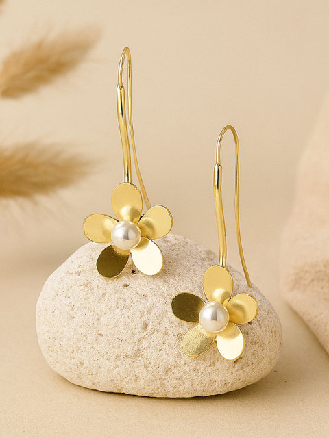 Bohey by KARATCART Gold-Plated Floral Shaped Pearls Studded Drop Earrings