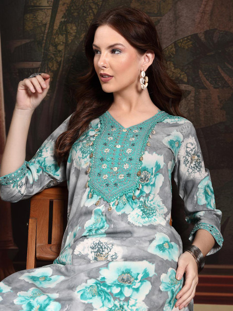 Sangria Women Green Viscose Rayon Straight Kurtas