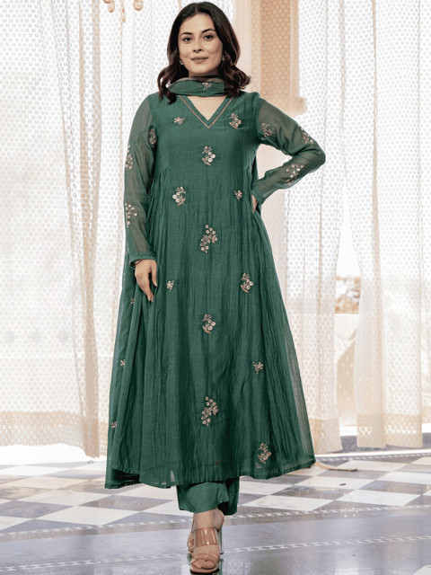 LAZZLY Women Ethnic Motifs Embroidered Pleated Thread Work Kurta with Trousers & With Dupatta