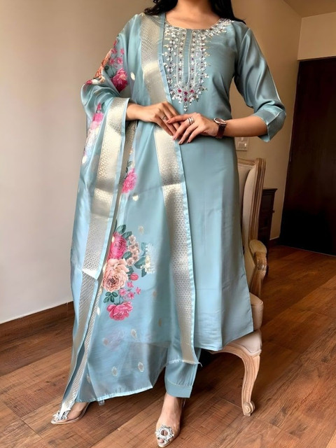 Women Basket Women Floral Embroidered Regular Thread Work Kurta with Trousers & With Dupatta