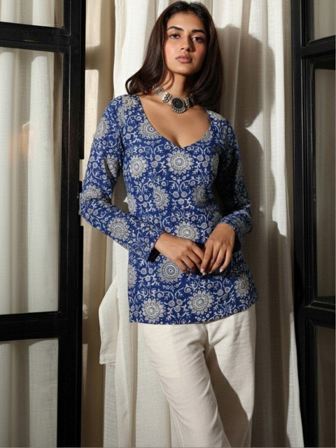 MF ERA Ethnic Motifs Printed V-Neck Kurti