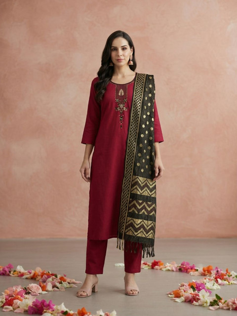 Yuris Floral Yoke Design Regular Beads & Stones Kurta with Trousers & With Dupatta