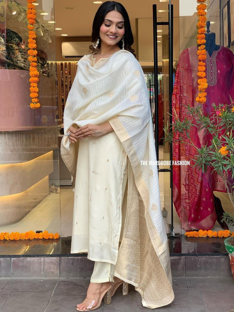 SURUKH Women Ethnic Motifs Embroidered Regular Pure Cotton Kurta with Trousers & Dupatta - Image 3