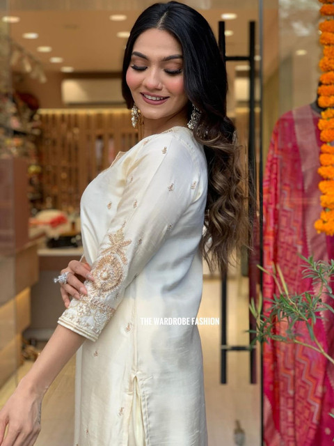 SURUKH Women Ethnic Motifs Embroidered Regular Pure Cotton Kurta with Trousers & Dupatta - Image 4