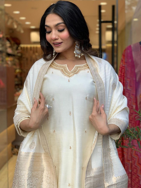 SURUKH Women Ethnic Motifs Embroidered Regular Pure Cotton Kurta with Trousers & Dupatta - Image 7