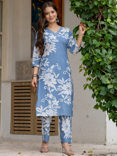 KKOUTFITS Women Floral Printed Regular Pure Cotton Kurta with Trousers