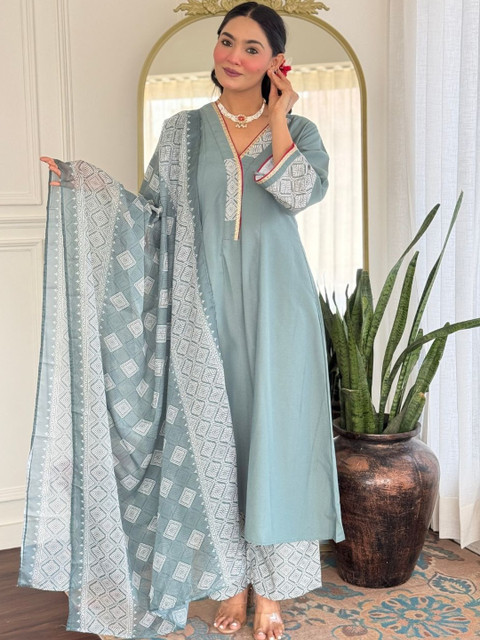 J.KANJI Women Regular Kurta with Palazzos & With Dupatta