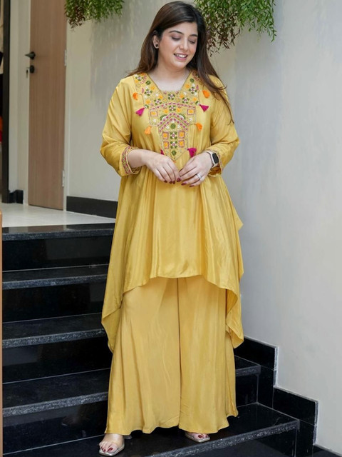 Yellow Embroidered Tunic & Palazzos Co-Ords - Image 2