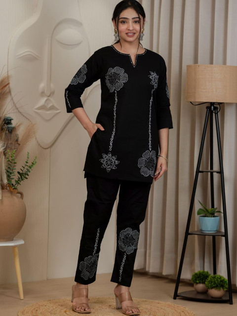 Komfortive Printed Round Neck Tunic & Trousers Co-Ords