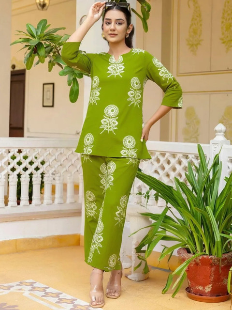 popmantra Printed Top With Palazzos Co-Ords - Image 4