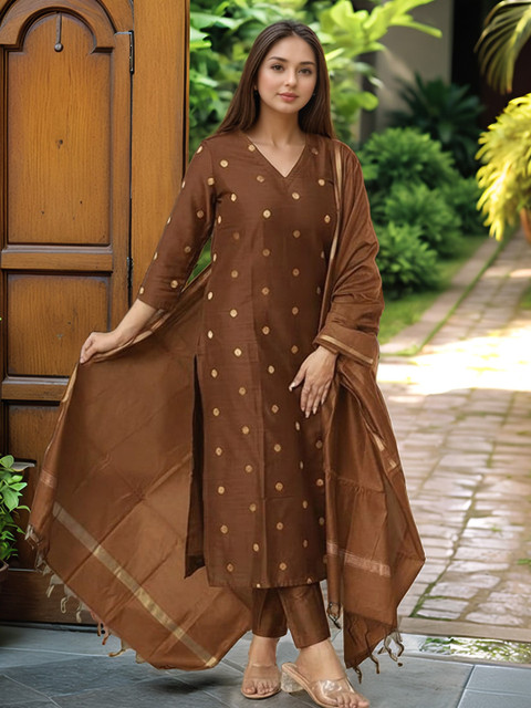 Aaghnya Women Ethnic Motifs Regular Kurta with Trousers & With Dupatta