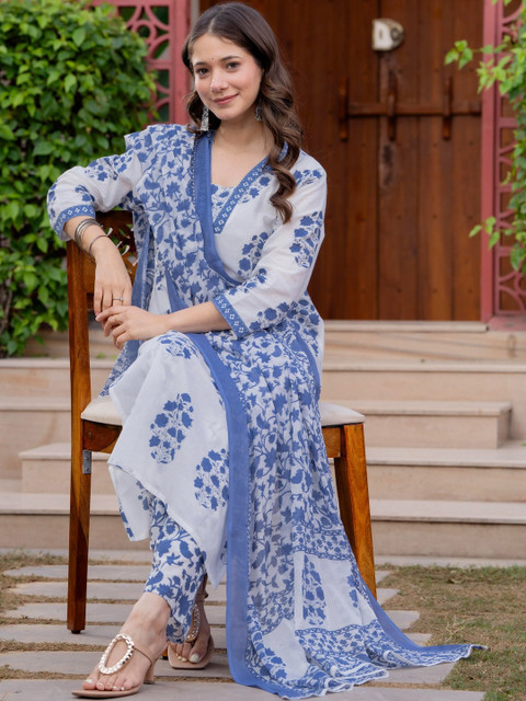 PARTHVI Women Floral Printed Regular Pure Cotton Kurta with Trousers & With Dupatta
