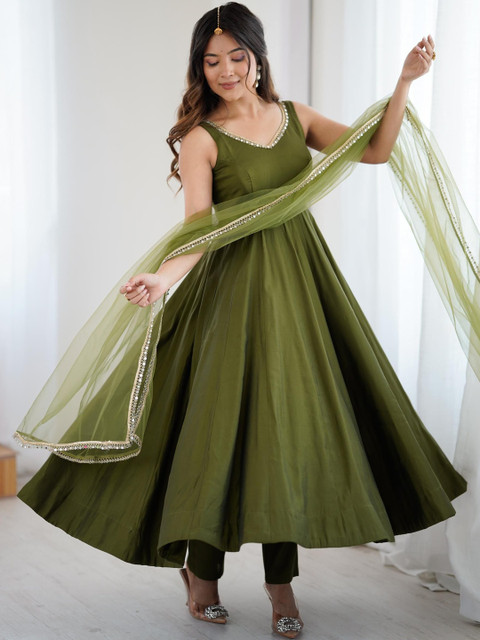 GLOSIA DESIGN Women Tiered Sequinned Raw Silk Kurta with Trousers & With Dupatta