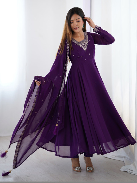 GLOSIA DESIGN Women Ethnic Motifs Embroidered Panelled Thread Work Kurta with Trousers & With Dupatta