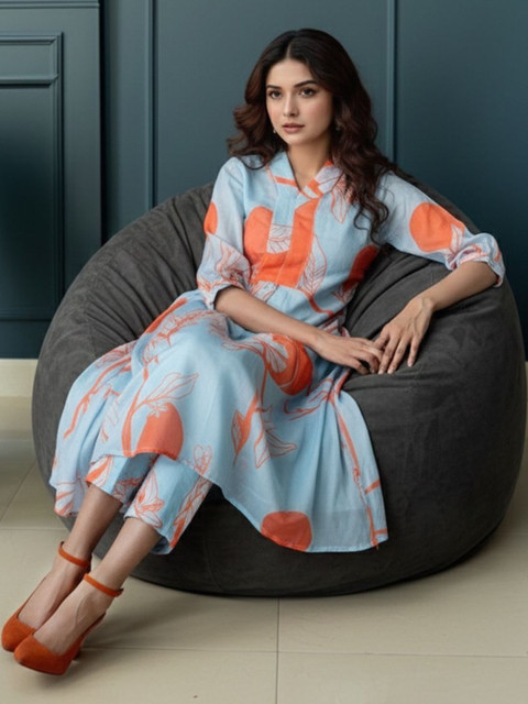 Aaghnya Women Floral Printed Regular Kurta with Trousers