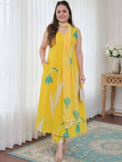 PITRIS Women Floral Printed Regular Kurta with Pyjamas & With Dupatta