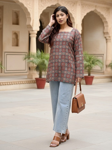 OKARA Geometric Print Cotton Top