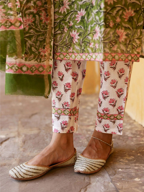 HERE&NOW Women Printed Regular Kurta with Trousers & With Dupatta - Image 5