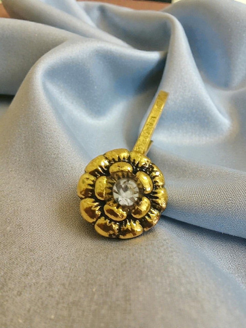 AccessHer Gold-Plated Artificial Stones and Beads Stud Nosepin