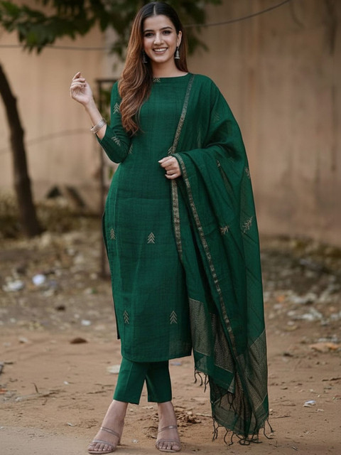 GoSriKi Women Ethnic Motifs Regular Kurta with Trousers & With Dupatta