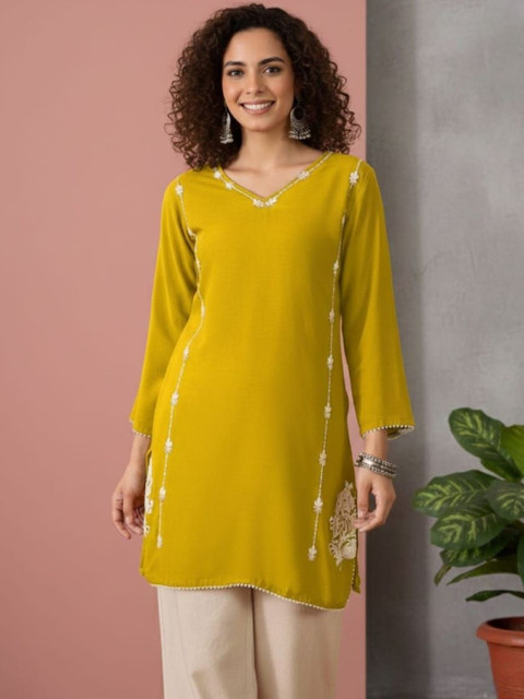 HERE&NOW Ethnic Motifs Embellished V-Neck Thread Work Thread Work Kurti