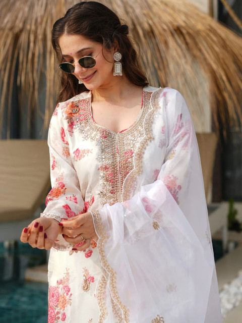 HK CLOTHING BRAND Women Floral Printed Regular Mirror Work Kurta with Trousers & With Dupatta - Image 4