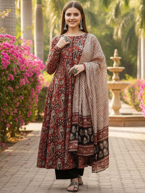 ARADHNA Women Ethnic Motifs Printed Panelled Kurta with Trousers & With Dupatta - Image 5