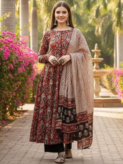 ARADHNA Women Ethnic Motifs Printed Panelled Kurta with Trousers & With Dupatta