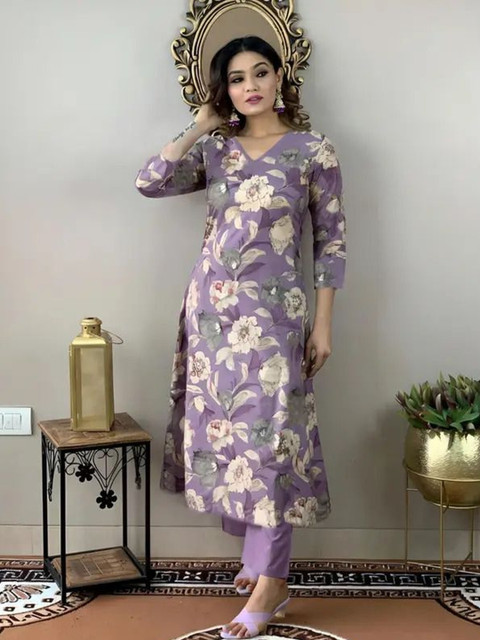 Kethi Fashion Women Floral Printed Regular Pure Cotton Kurta with Trousers