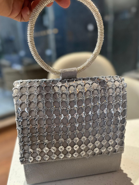 BOXWISH BY BHUMIKA Embroidered Potli Clutch