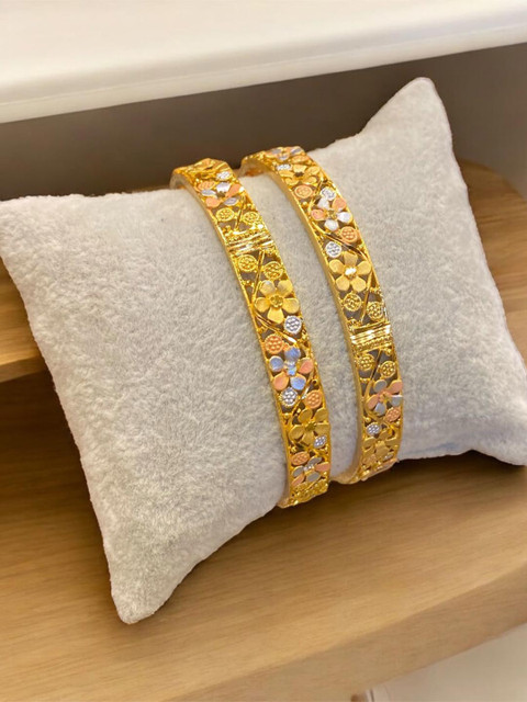 FAA FASHION Women Pack Of 2 Gold Plated Floral Bangles