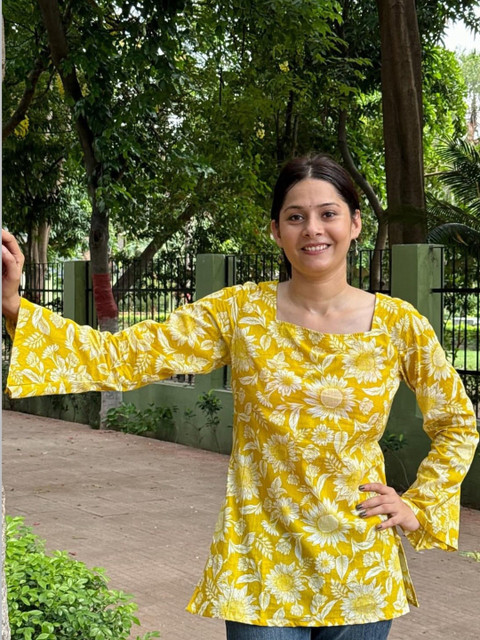 HERE&NOW Women Floral Printed Bell Sleeves Floral Kurta