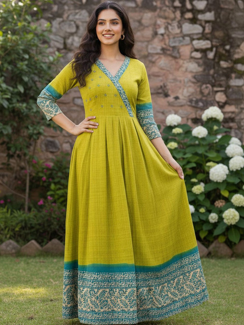 PITRIS Women Paisley Printed Thread Work Anarkali Kurta