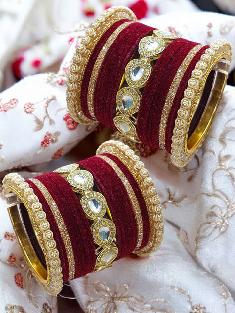 Weuva Love We Craft Set of 4 Gold-Plated Kundan Stone-Studded Bangles