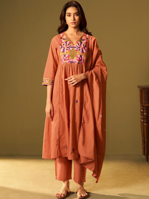 DRESOUL Women Floral Embroidered Panelled Thread Work Pure Cotton Kurta with Trousers & With Dupatta