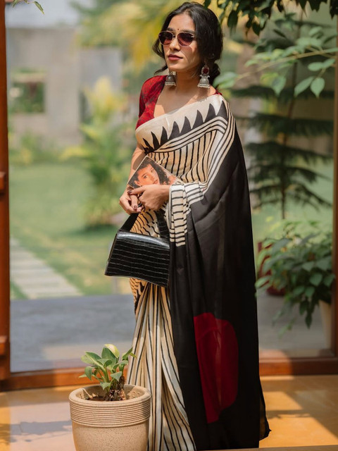 Urban Pallu Striped Pure Crepe Block Print Saree - Image 3