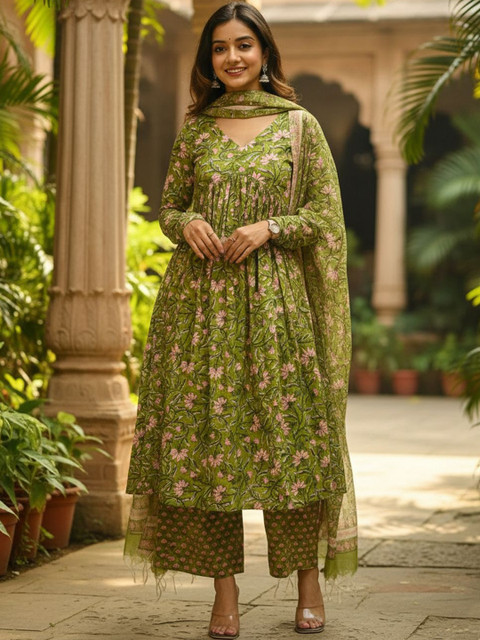 ARADHNA Women Floral Printed Regular Kurta with Trousers & With Dupatta