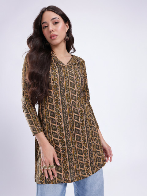 fusion by glitchez Floral Printed V-Neck Straight Kurti