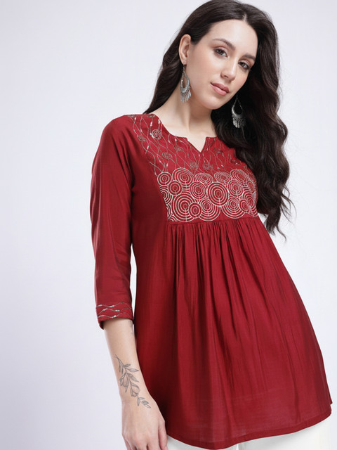 fusion by glitchez Geometric Embroidered Sequined Detailed Straight Kurti