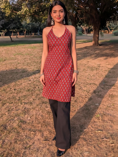 Varanga Ethnic Motifs Printed Halter Neck Kurti