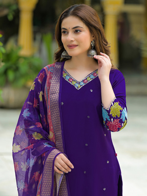 SANISA Women Ethnic Motifs Embroidered Regular Thread Work Kurta with Trousers & With Dupatta